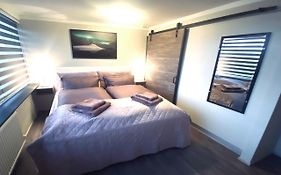 Cosy Harbour Apartment